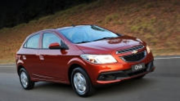 Бразильцам подарили новый хэтчбек Chevrolet Onix Бразильцам подарили новый хэтчбек Chevrolet Onix