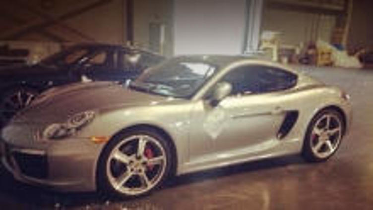 Купе Porsche Cayman запечатлели без камуфляжа Купе Porsche Cayman запечатлели без камуфляжа