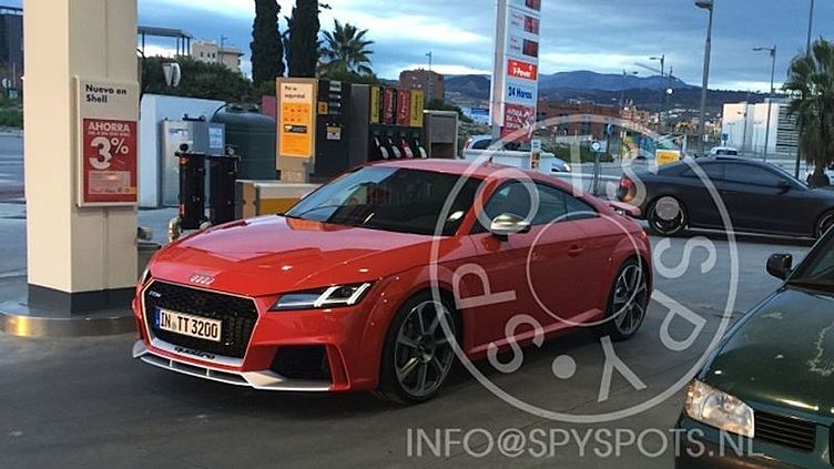 Самое мощное купе Audi TT засняли без камуфляжа Самое мощное купе Audi TT засняли без камуфляжа