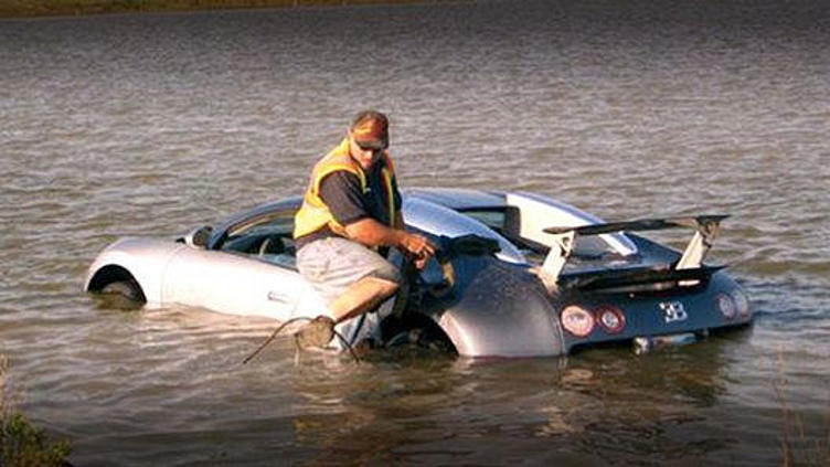 Утопившего Bugatti Veyron американца приговорили к году тюрьмы Утопившего Bugatti Veyron американца приговорили к году тюрьмы