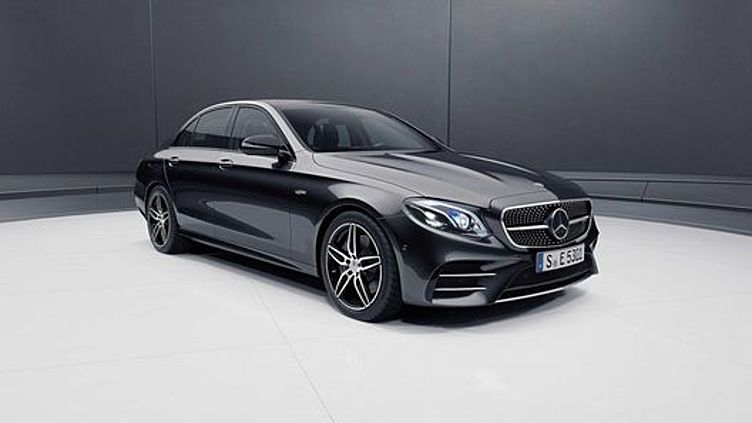Mercedes E класса превратился в очень быстрый гибрид Mercedes E класса превратился в очень быстрый гибрид