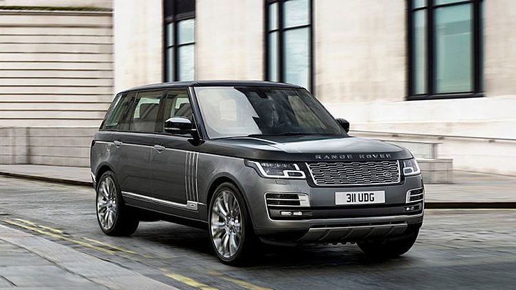 Самый роскошный Range Rover получил электропривод задних дверей