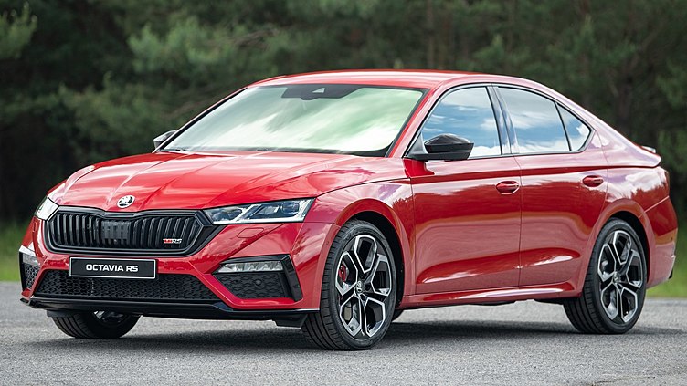 Skoda представила традиционную Octavia RS Skoda представила традиционную Octavia RS