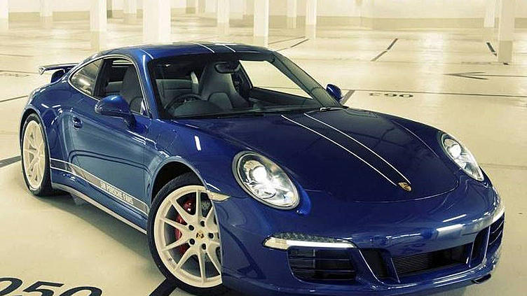 Porsche построила специальный 911 для своих друзей в Facebook