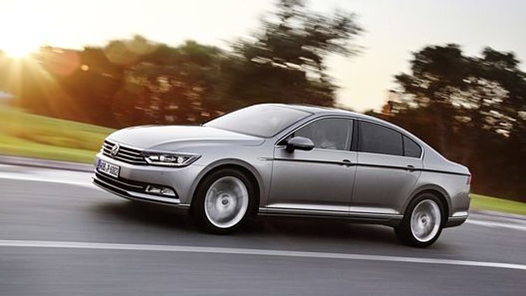 Volkswagen представил в России Passat в новом исполнении Life