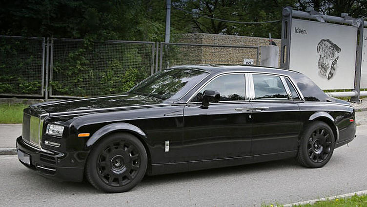 На испытания вышел гибридный Rolls Royce Phantom На испытания вышел гибридный Rolls Royce Phantom