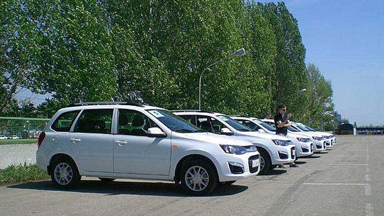 АВТОВАЗ в июле снизил продажи LADA на 20,3%