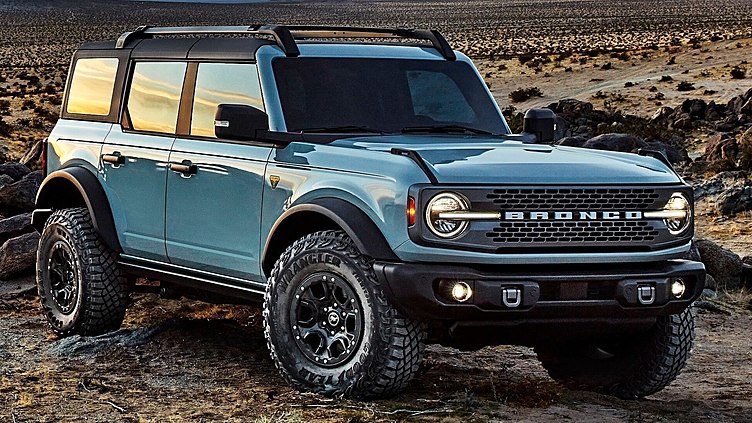 Ford представил новый Bronco, сразу в трех версиях Ford представил новый Bronco, сразу в трех версиях
