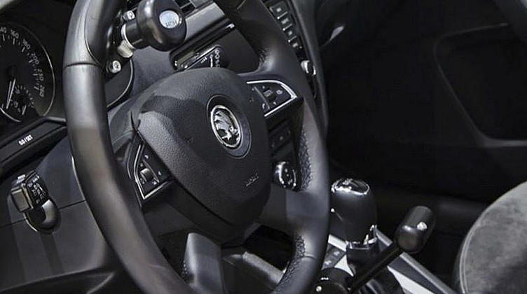 Skoda начнет российские продажи автомобилей с ручным управлением Skoda начнет российские продажи автомобилей с ручным управлением