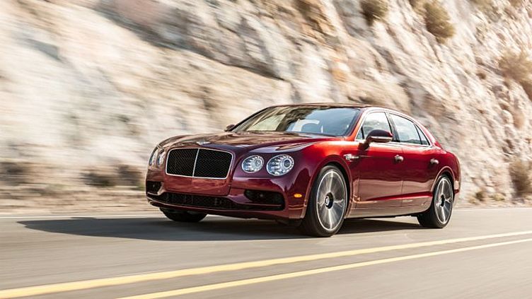 Bentley Flying Spur с «турбовосьмеркой» обзавелся спортивной версией Bentley Flying Spur с «турбовосьмеркой» обзавелся спортивной версией