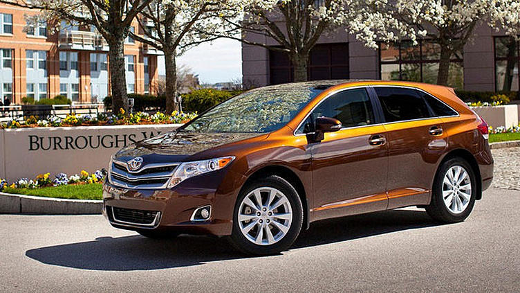 Toyota отзывает в России кроссоверы Venza Toyota отзывает в России кроссоверы Venza
