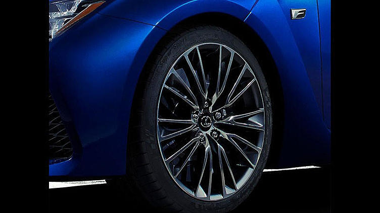 Lexus везет в Детройт Lexus везет в Детройт