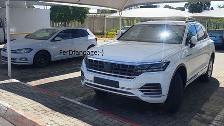 Новый Volkswagen Touareg сфотографировали без камуфляжа Новый Volkswagen Touareg сфотографировали без камуфляжа