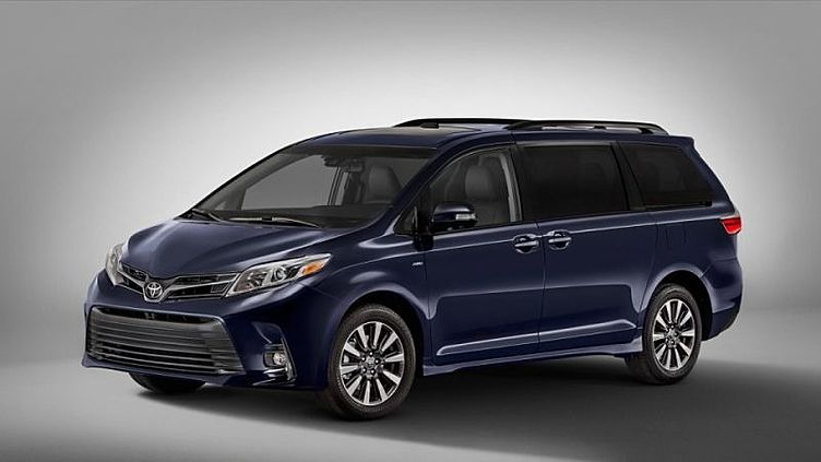 Toyota освежила минивэн Sienna Toyota освежила минивэн Sienna