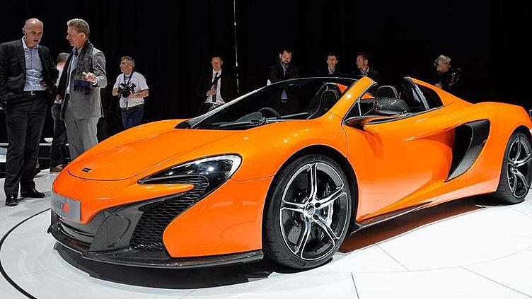 McLaren показал в Женеве свой третий суперкар, полученный скрещиванием имеющихся двух McLaren показал в Женеве свой третий суперкар, полученный скрещиванием имеющихся двух