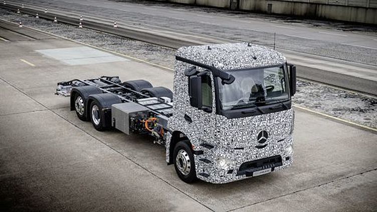 Mercedes-Benz поторопился с премьерой электрического грузовика Mercedes-Benz поторопился с премьерой электрического грузовика