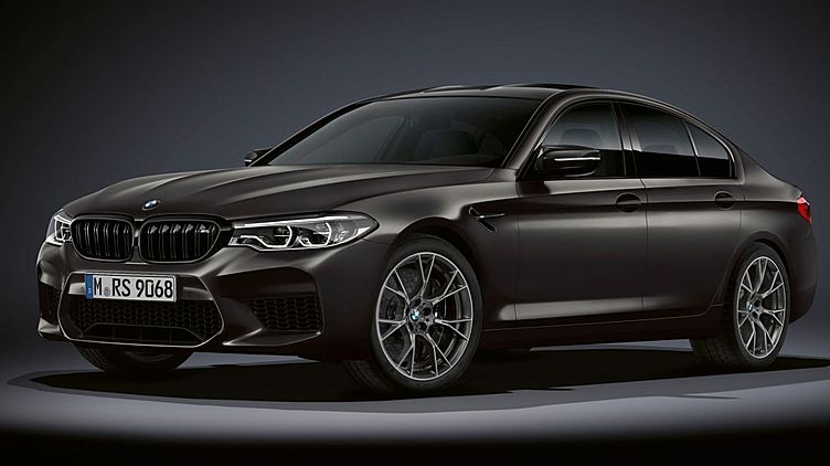 Юбилейный BMW M5: самый мощный двигатель и декор из золота