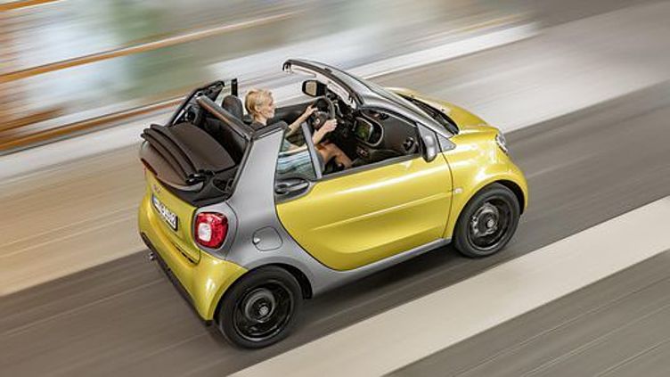 Российские продажи кабриолета Smart ForTwo начнутся по сезону