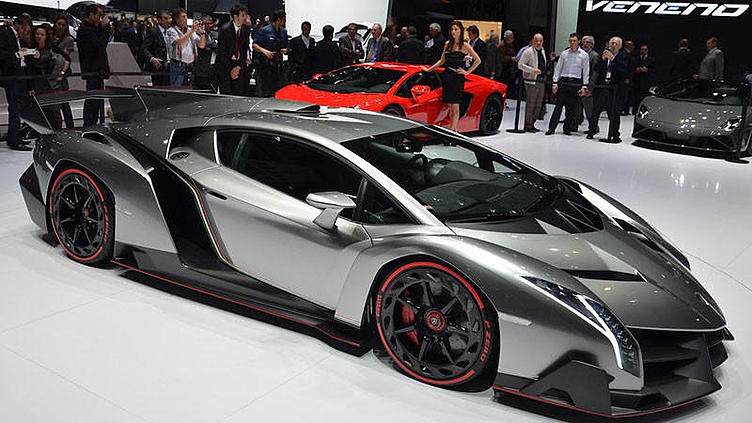 Владелец Lamborghini Veneno за 3 млн евро решил избавиться от суперкара Владелец Lamborghini Veneno за 3 млн евро решил избавиться от суперкара