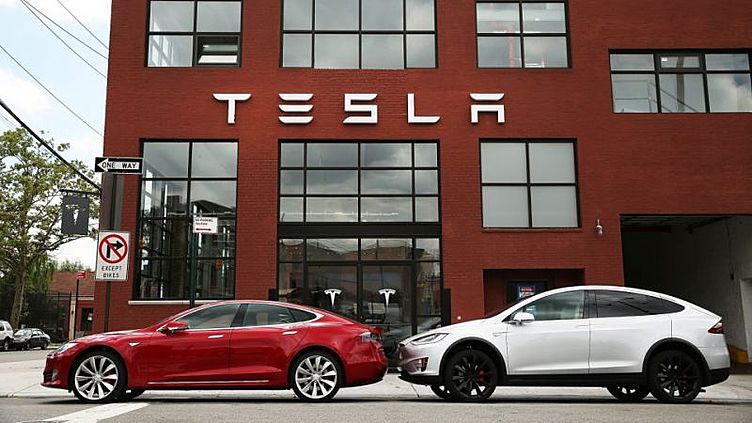 Электрокары Tesla смогут сами ездить в сервис Электрокары Tesla смогут сами ездить в сервис