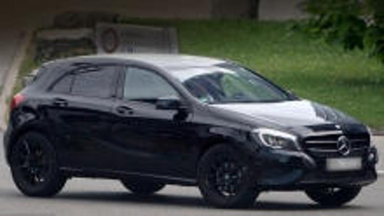 Папарацци подкараулили кроссовер Mercedes GLA