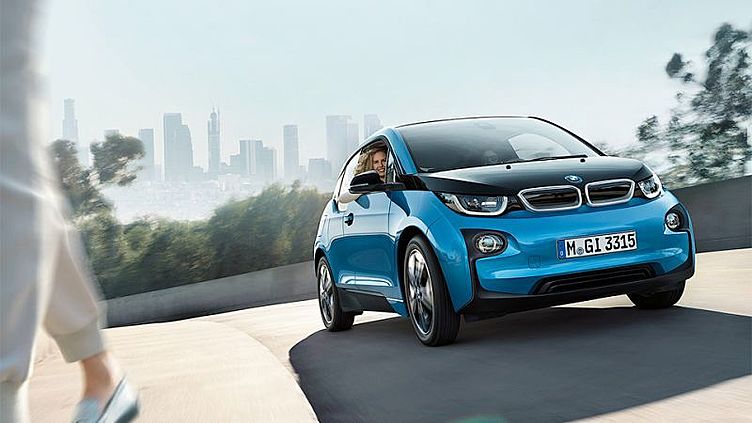 BMW i3 оценили в 4,4 миллиона рублей BMW i3 оценили в 4,4 миллиона рублей