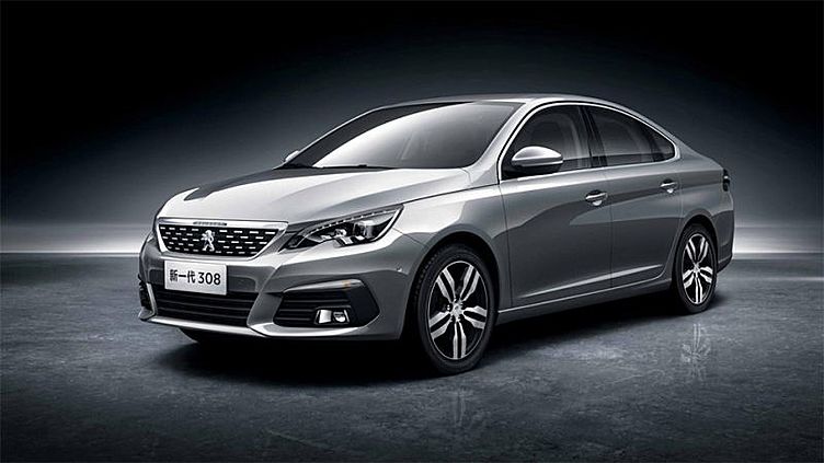 Peugeot 308 превратили в седан