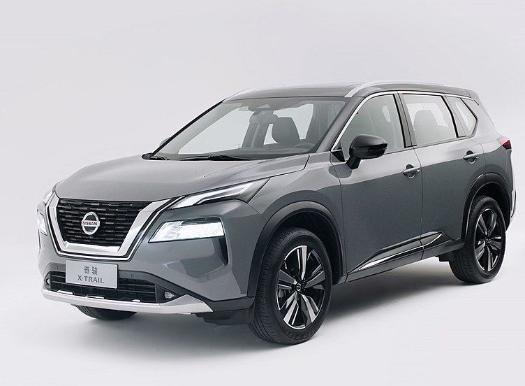 Nissan представил кроссовер X-Trail нового поколения Nissan представил кроссовер X-Trail нового поколения