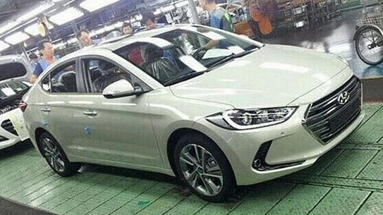 Появились фотографии нового седана Hyundai Elantra Появились фотографии нового седана Hyundai Elantra
