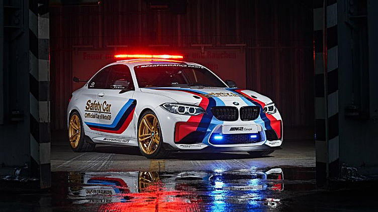 BMW M2 стала машиной безопасности для мотогонок