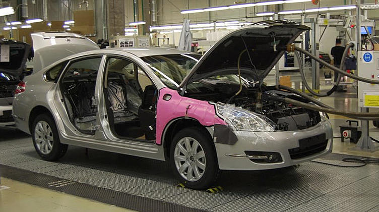 Завод Nissan в Петербурге сокращает количество смен