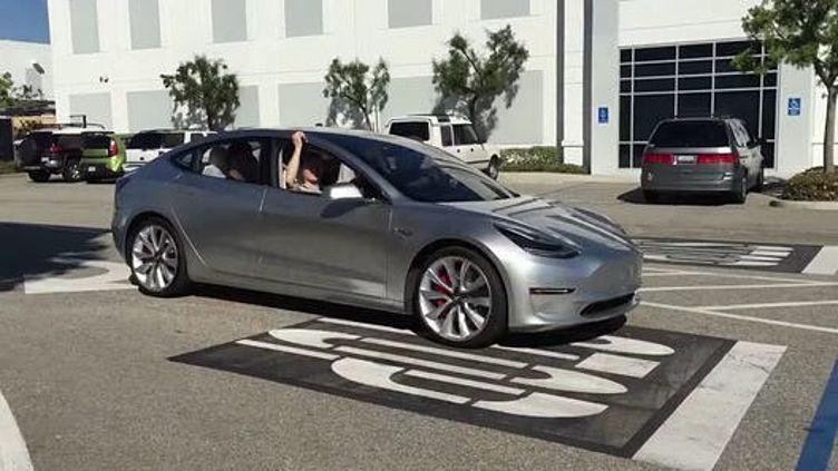 Самый доступный электрокар Tesla Самый доступный электрокар Tesla