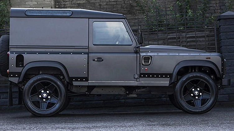 Британцы построили 500-сильный Land Rover Defender