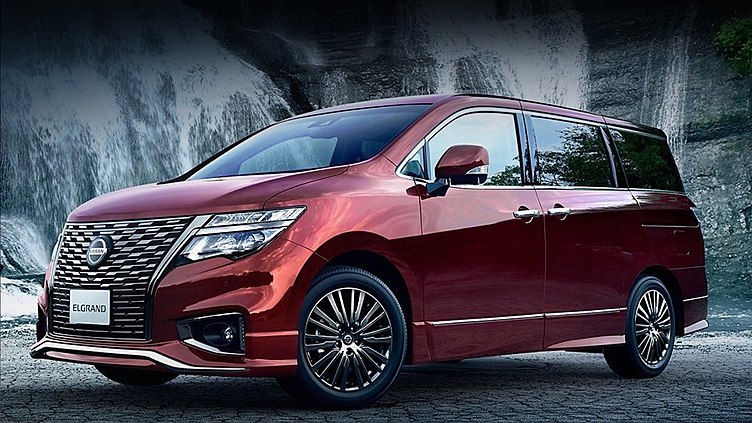 Nissan Elgrand стал богаче снаружи и внутри