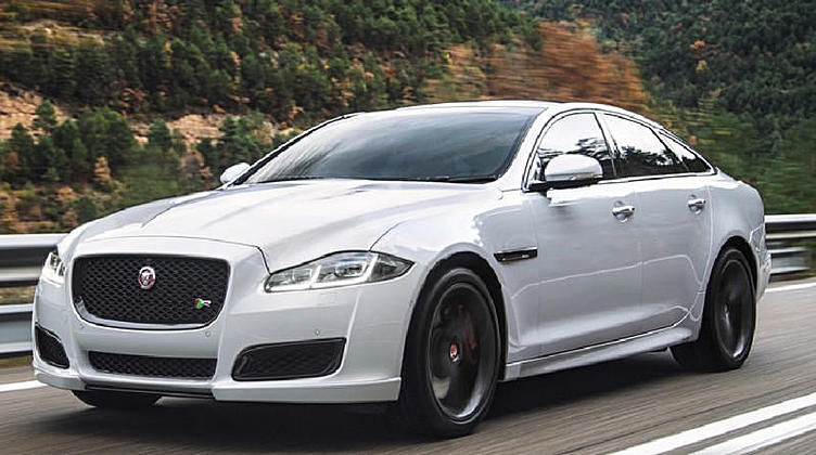 В обновленном седане Jaguar оказалось меньше мест и больше динамиков В обновленном седане Jaguar оказалось меньше мест и больше динамиков