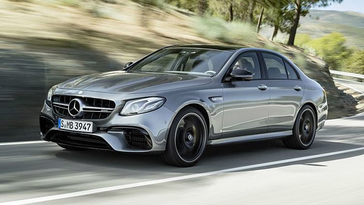 «Заряженный» «Мерседес» E-Class лишился заднего привода и получил дрифт-режим «Заряженный» «Мерседес» E-Class лишился заднего привода и получил дрифт-режим