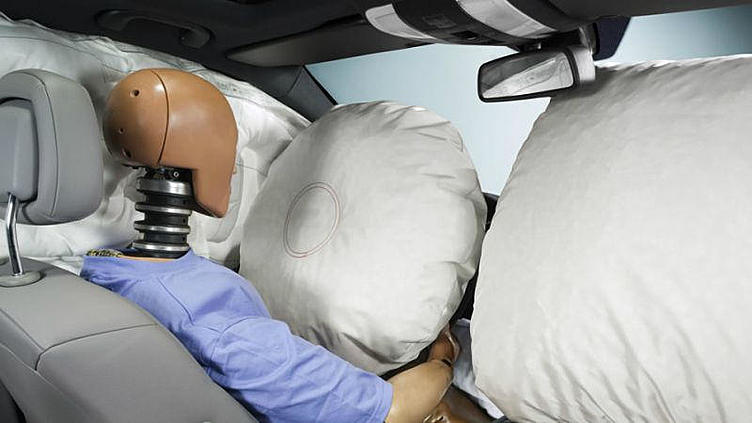 Пять миллионов машин четырех компаний отзовут из-за подушек
