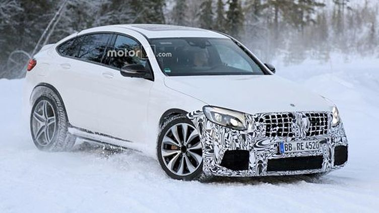Mercedes-Benz тестирует Mercedes-Benz тестирует