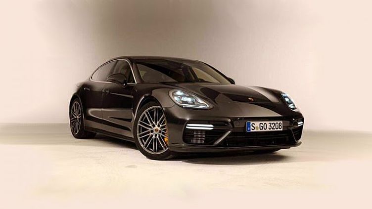 В Сети показали Porsche Panamera нового поколения В Сети показали Porsche Panamera нового поколения