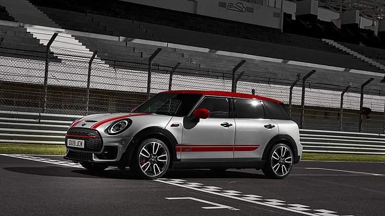 MINI представила самые мощные модели в своей истории MINI представила самые мощные модели в своей истории