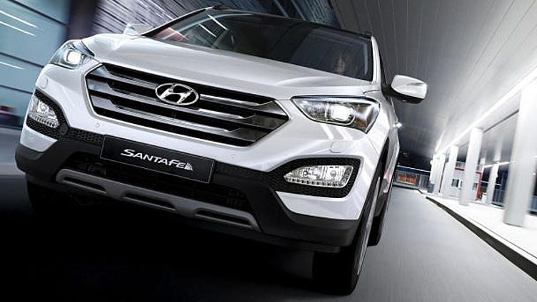 Hyundai Grand Santa Fe получил новую доступную комплектацию Hyundai Grand Santa Fe получил новую доступную комплектацию