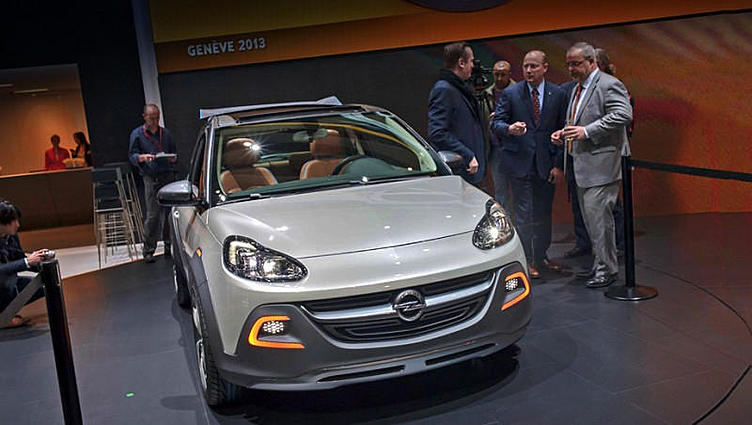 Трёхдверка Opel Adam научилась бегу с препятствиями Трёхдверка Opel Adam научилась бегу с препятствиями