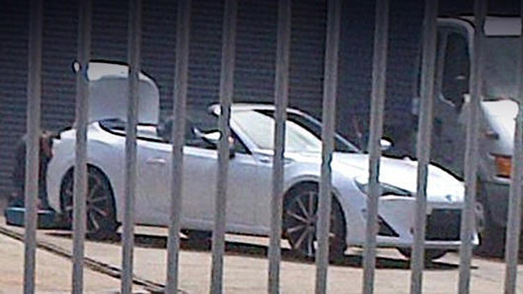 Появились снимки Тойоты GT86 без верха Появились снимки Тойоты GT86 без верха