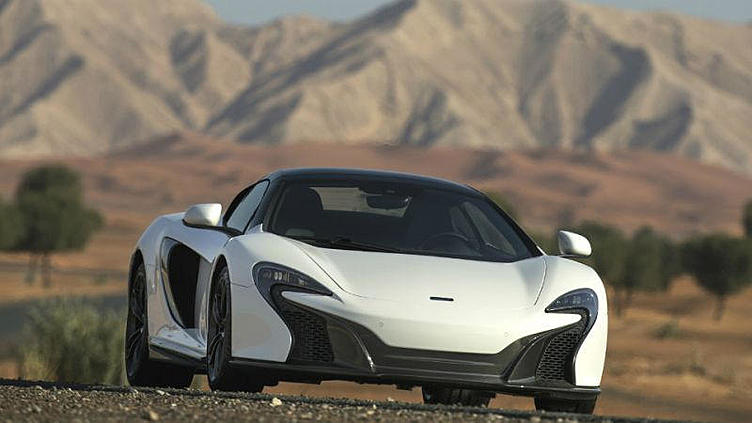 В Дубае дебютировал «пустынный» суперкар McLaren 650S Spider