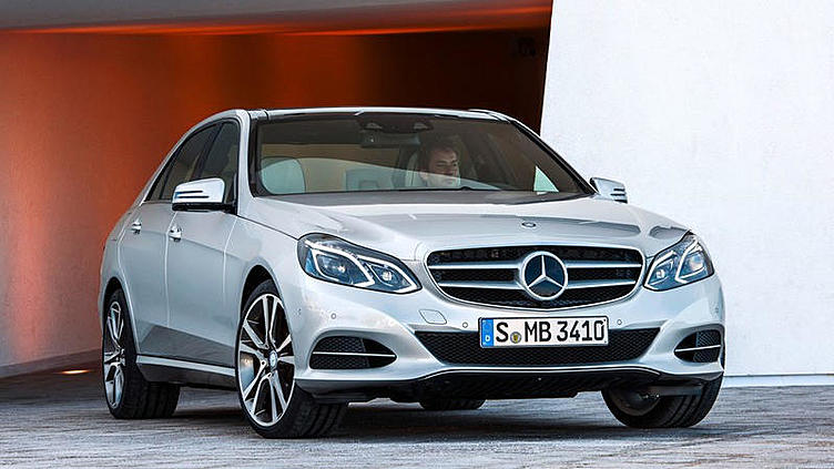 Обновленный Mercedes E-class появится в продаже весной 2013 года Обновленный Mercedes E-class появится в продаже весной 2013 года