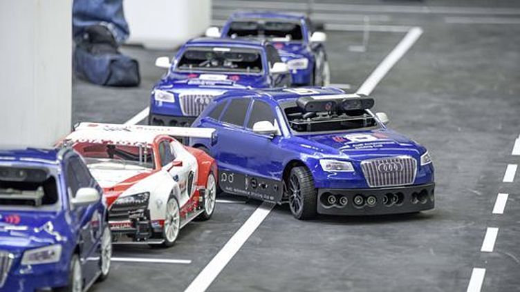 Audi организует гонки для масштабных моделей-беспилотников Audi организует гонки для масштабных моделей-беспилотников