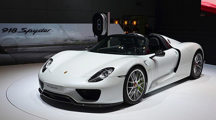 Суперкар Porsche второй раз попадает под отзыв Суперкар Porsche второй раз попадает под отзыв
