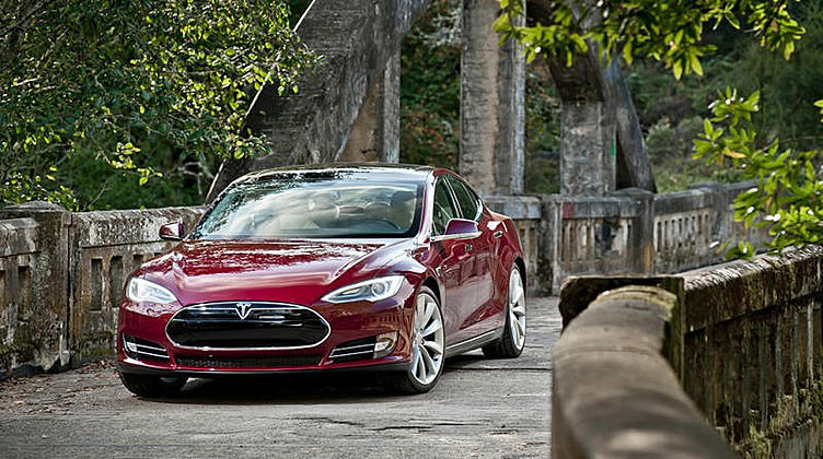 Tesla разработает новый спорткар Tesla разработает новый спорткар
