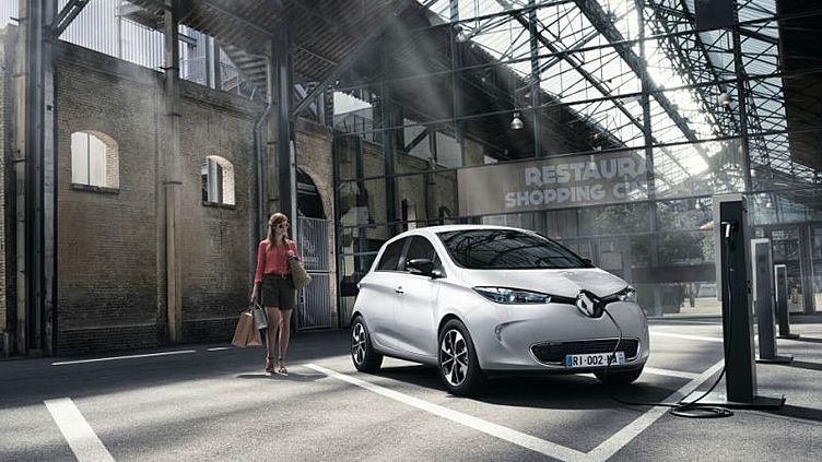 Renault увеличила запас хода электрокара Zoe в полтора раза Renault увеличила запас хода электрокара Zoe в полтора раза