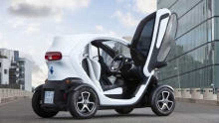 Для малютки Renault Twizy пошили всепогодный костюм